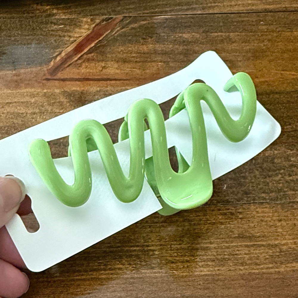 Green Squiggle Hair Clip - Picture 3 of 4